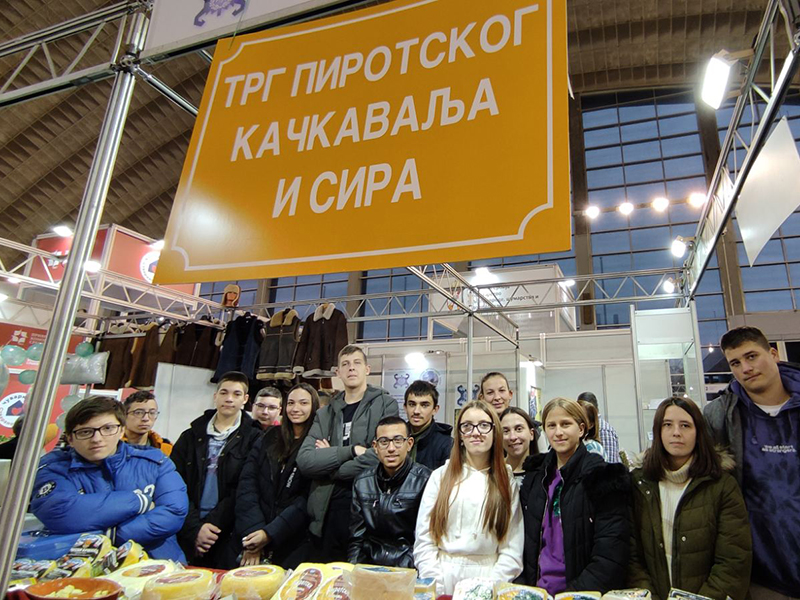 Ученици наше школе на Међународном етно сајму у Београду