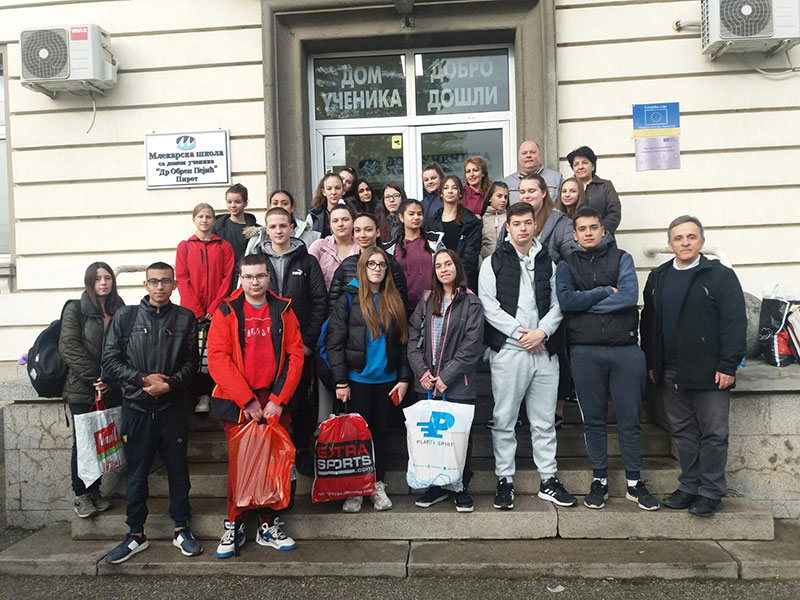 Ученици из Габрова у посети нашој школи и Економској школи